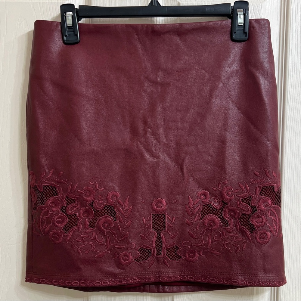 Romeo & Juliet Couture Maroon Pencil Skirt
